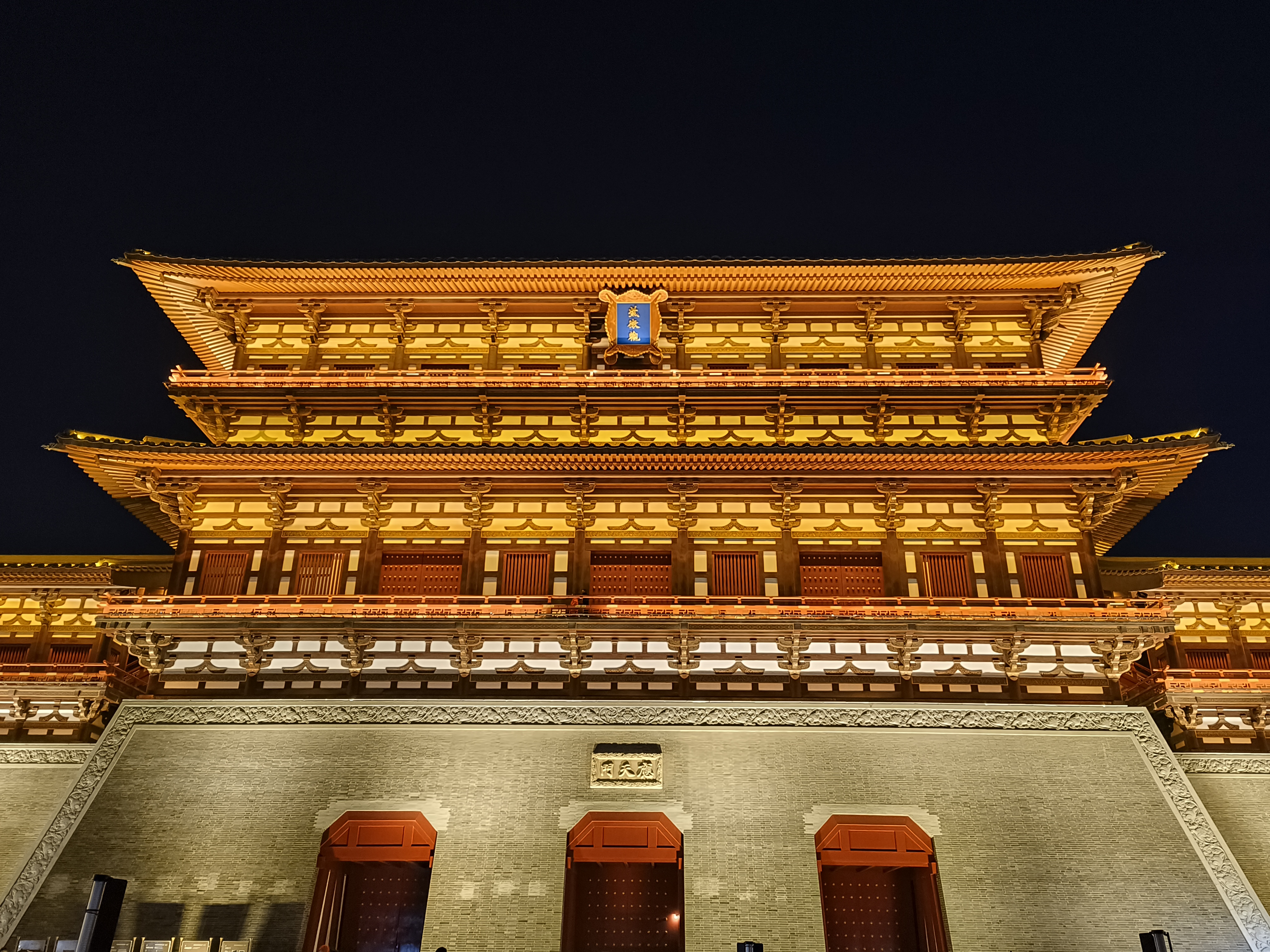 应天门是隋唐洛阳城宫城--紫薇城的正南门,始建于隋大业元年,历经隋