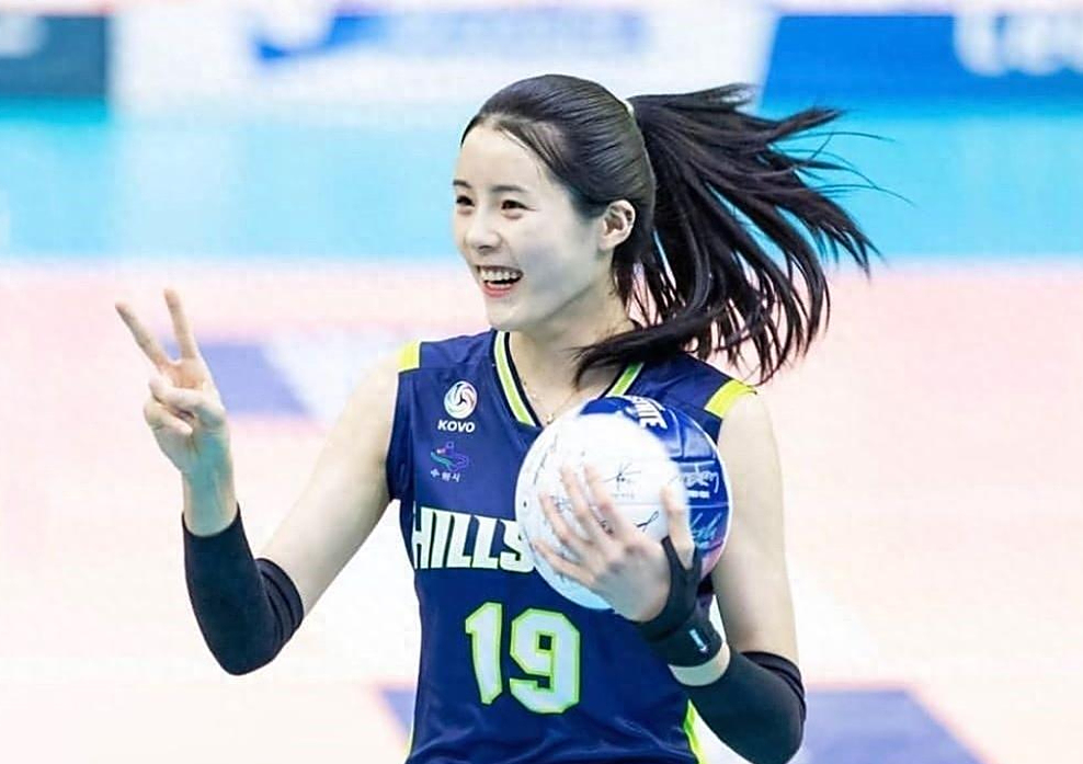 她就是韩国女排运动员李多英