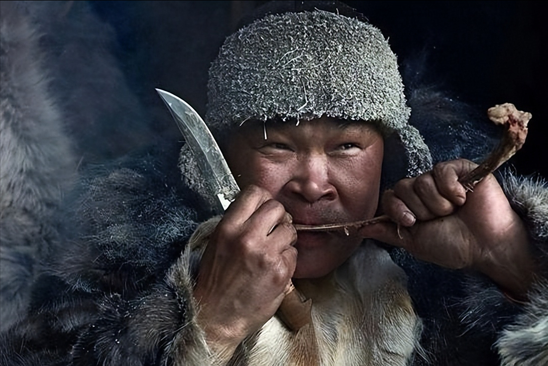 因纽特人住冰屋还裸睡为什么不怕冷屋里生火不怕冰融化吗