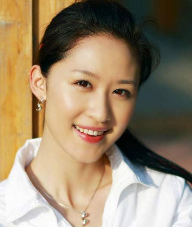 张雯:演"坏女人"出名,撞脸刘亦菲,抢热巴风头,为何一直不火