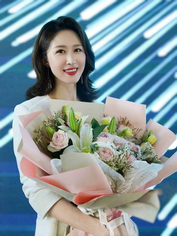 张雯:演"坏女人"出名,撞脸刘亦菲,抢热巴风头,为何一直不火