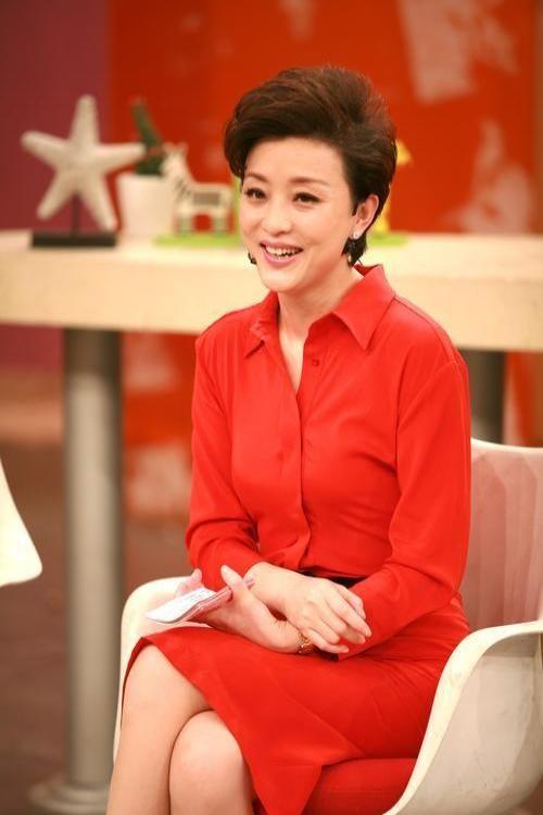 杨澜:为嫁200斤百亿富豪,不惜与父亲闹翻,称他才是自己的归宿