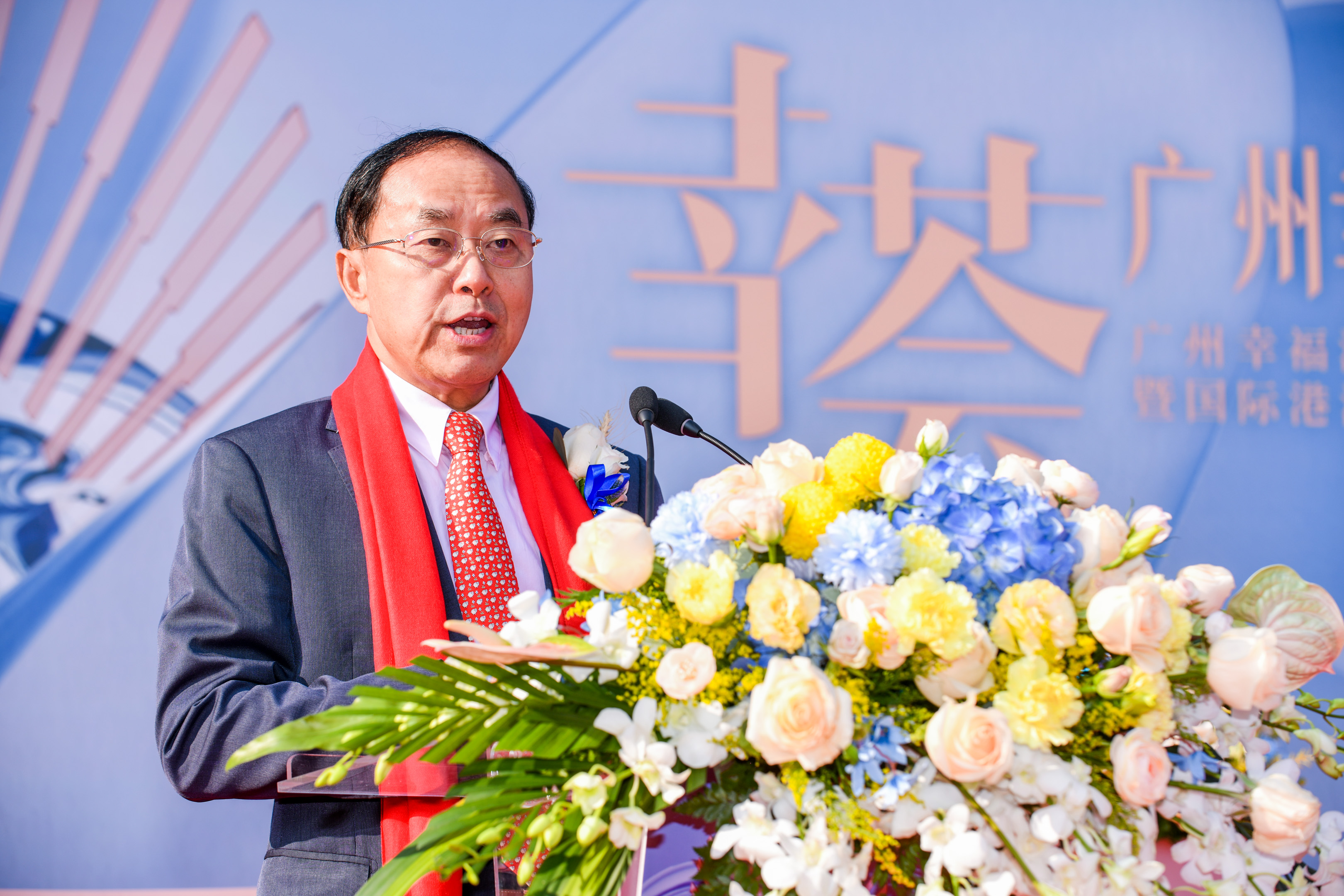 立白董事长官宣退居二线,儿子继任遭质疑:有真本领,还是拼爹?