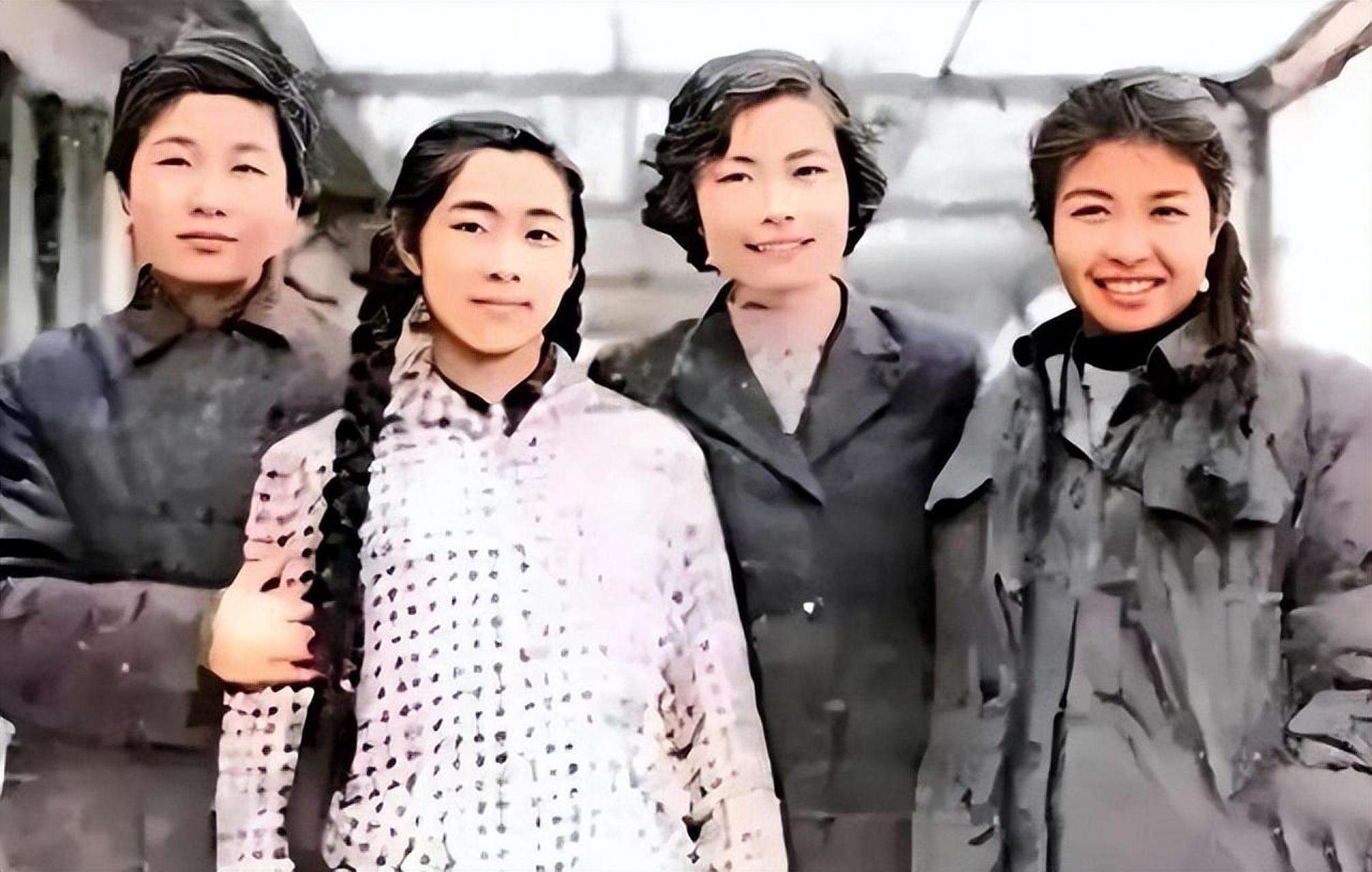 发表了一篇引人深思的文章,描述了她与李讷,聂力和林豆豆的青春回忆