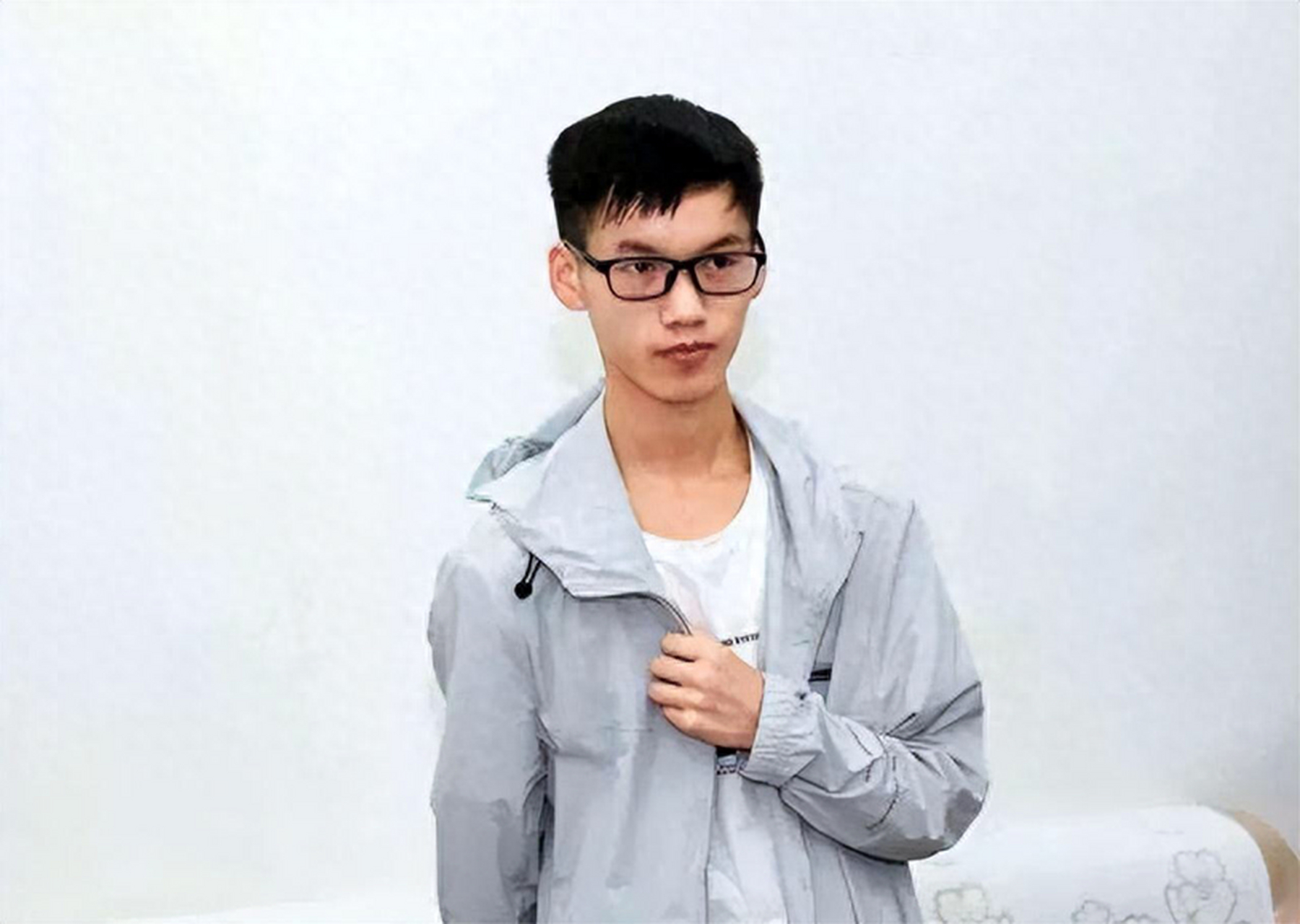 林万东是2019年清华大学新生,以713分的高考成绩成为名牌大学学子.