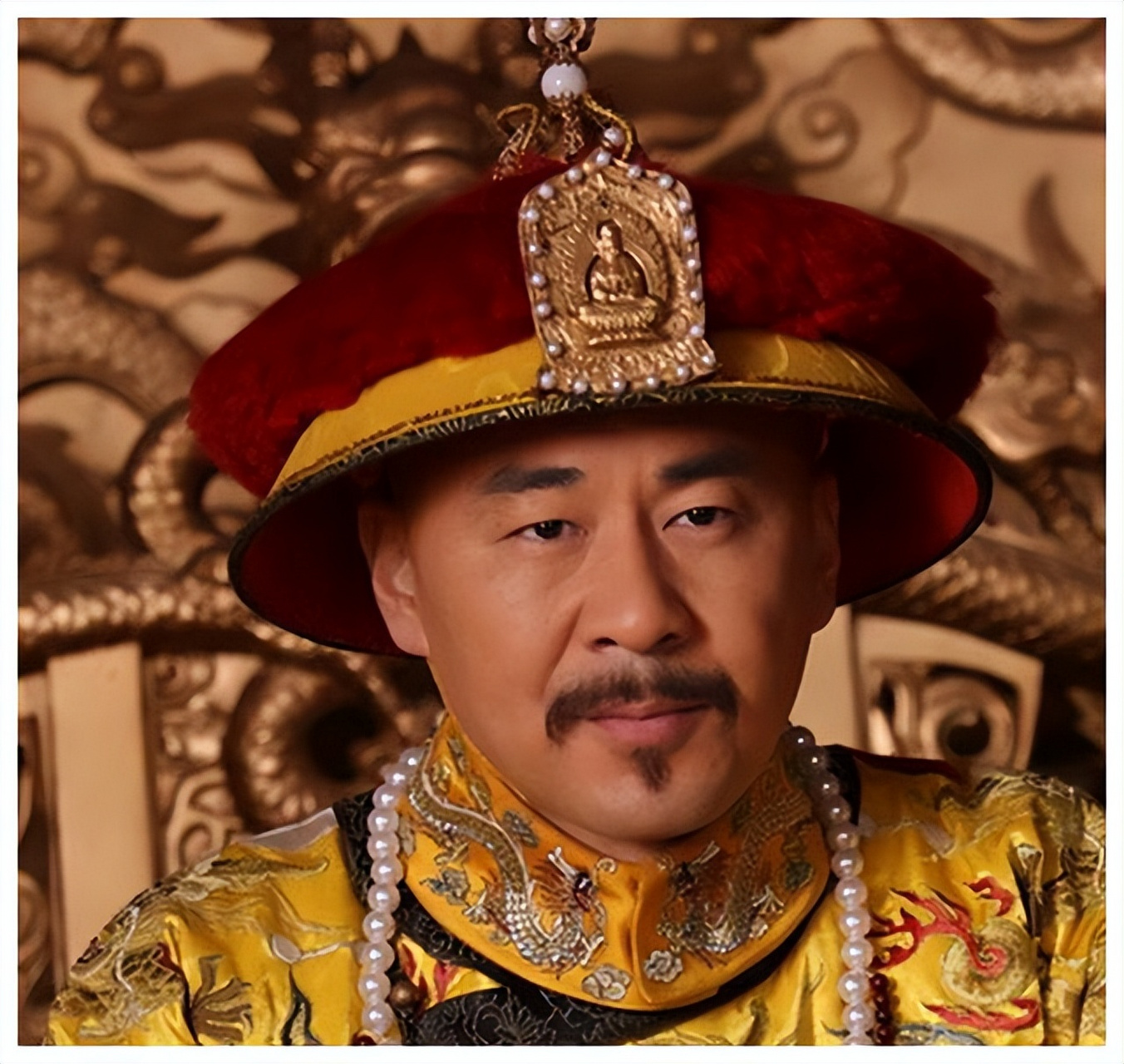 陈建斌饰演的雍正皇帝在《甄嬛传》中备受吐槽,但导演郑晓龙坚持自己