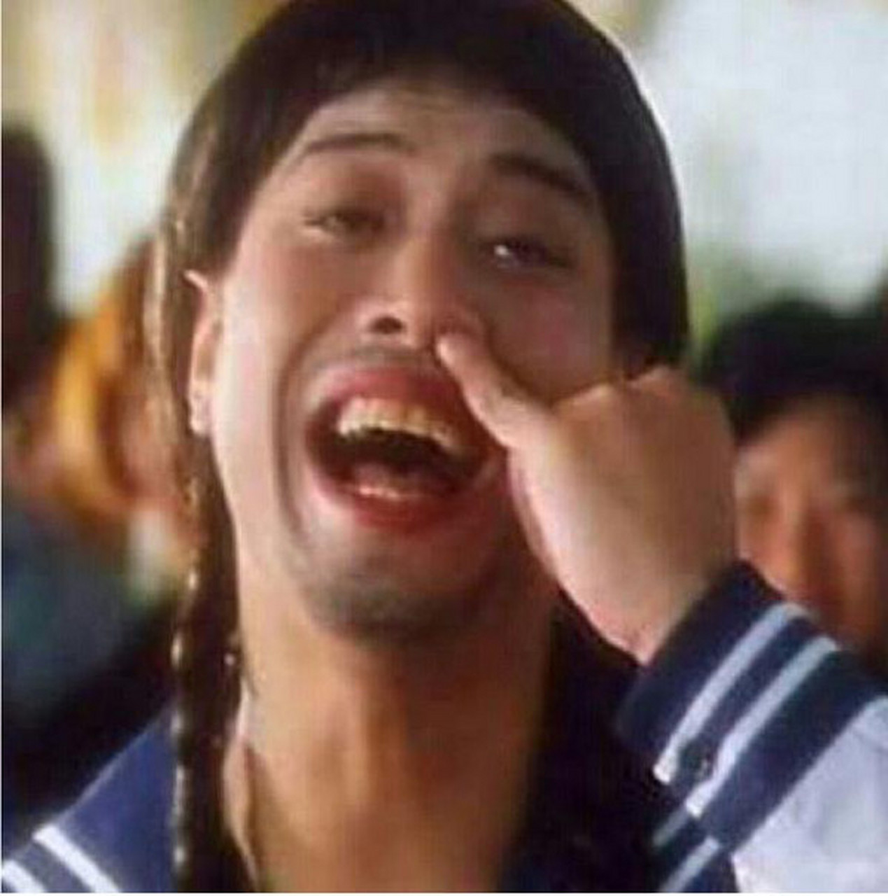 有一个女子长得奇丑无比,男人见后都躲避三分