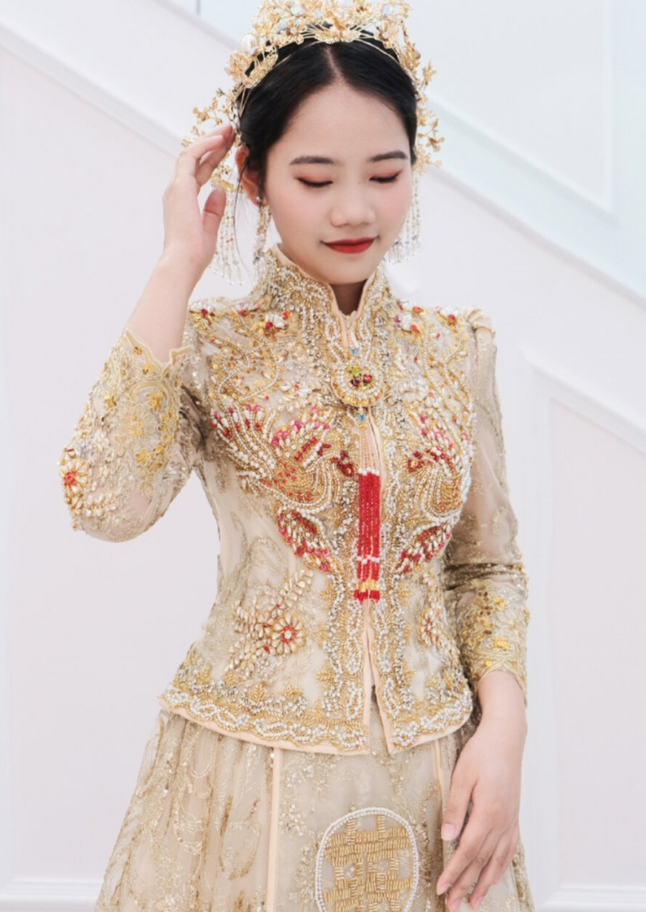 超美秀禾服,华丽优雅,展现新娘独特韵味  秀禾服作为中国传统婚礼服饰
