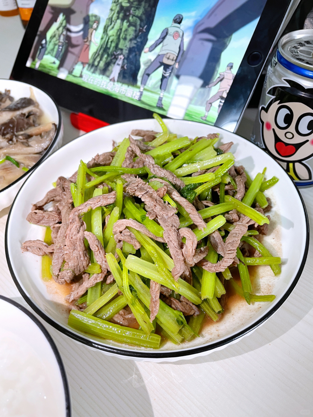 清炒平菇与芹菜炒牛肉