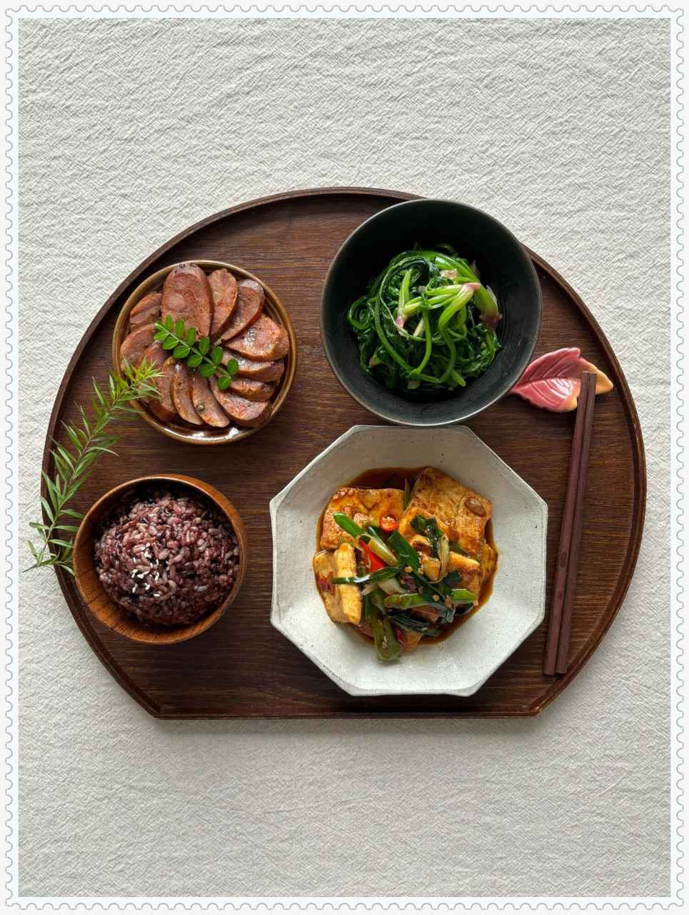 一人食02:简单,健康,美味  以天然食材为基础,以简单调味为衬托