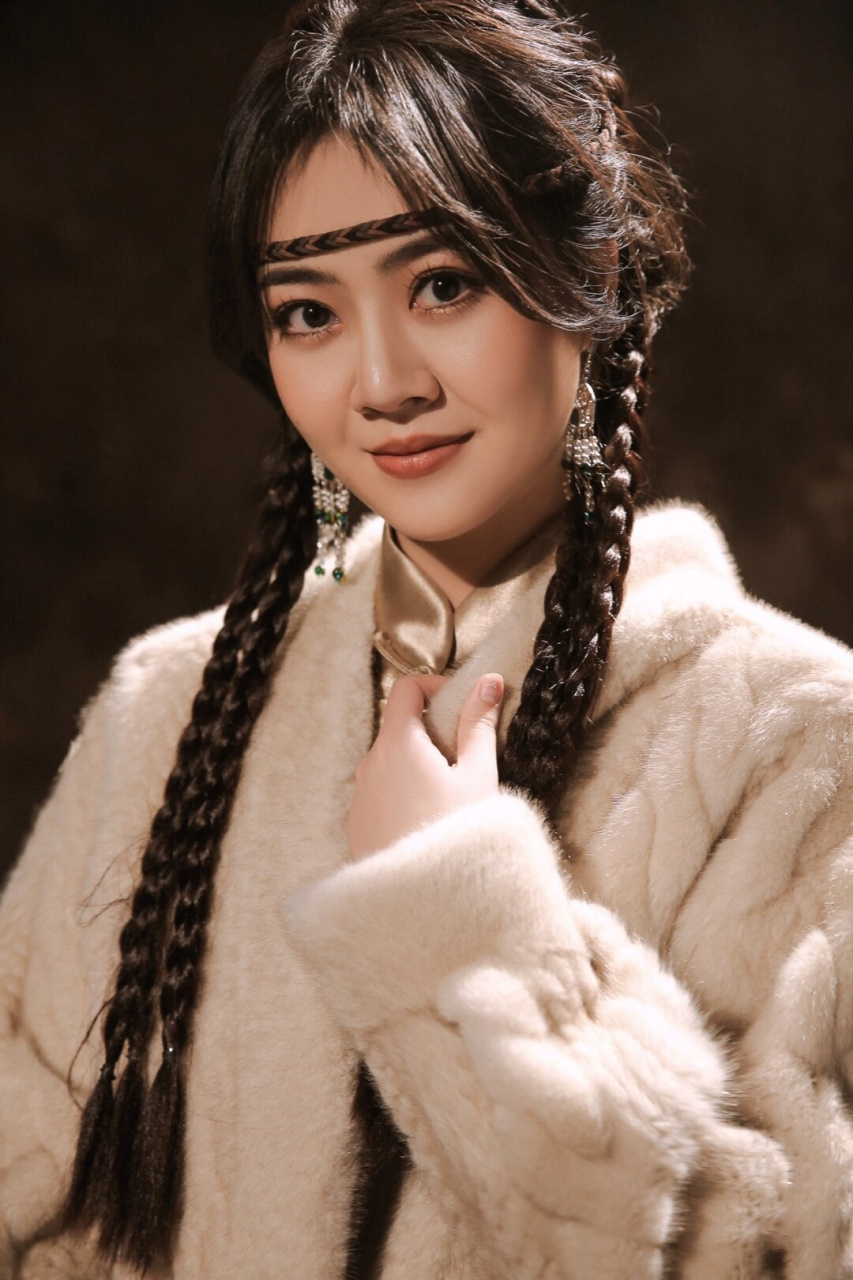 它承载着蒙古族的历史,信仰和生活方式,是蒙古族人民与自然和谐共生的