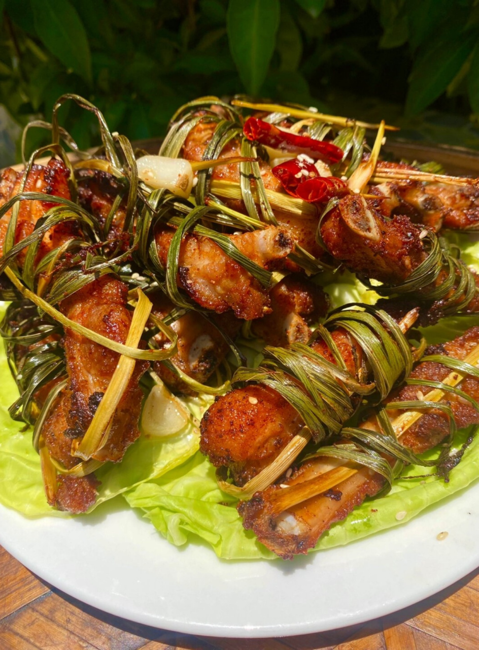 香茅草炸排骨  香茅草炸排骨,绝对是最香的炸排骨做法!