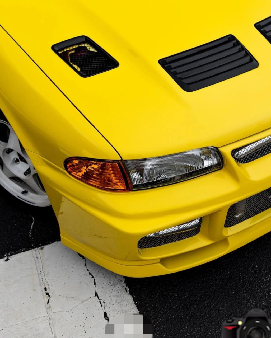 在《头文字d》电影版中,陈小春饰演的须藤京一的"代步车"令人印象