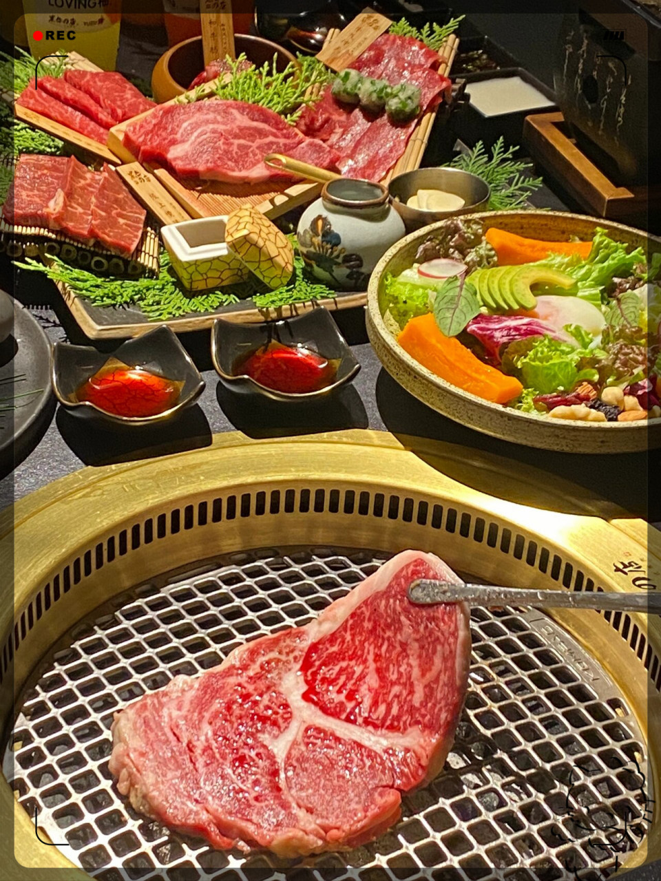 这家烤肉店叫做"黑牛の店",位于华润万象城2楼.