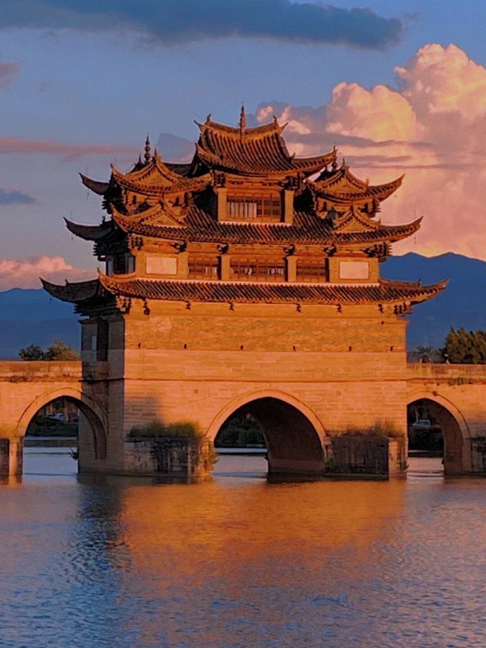 建水|别错过双龙桥的日落  如果你来到建水,千万不要错过双龙桥的黄昏