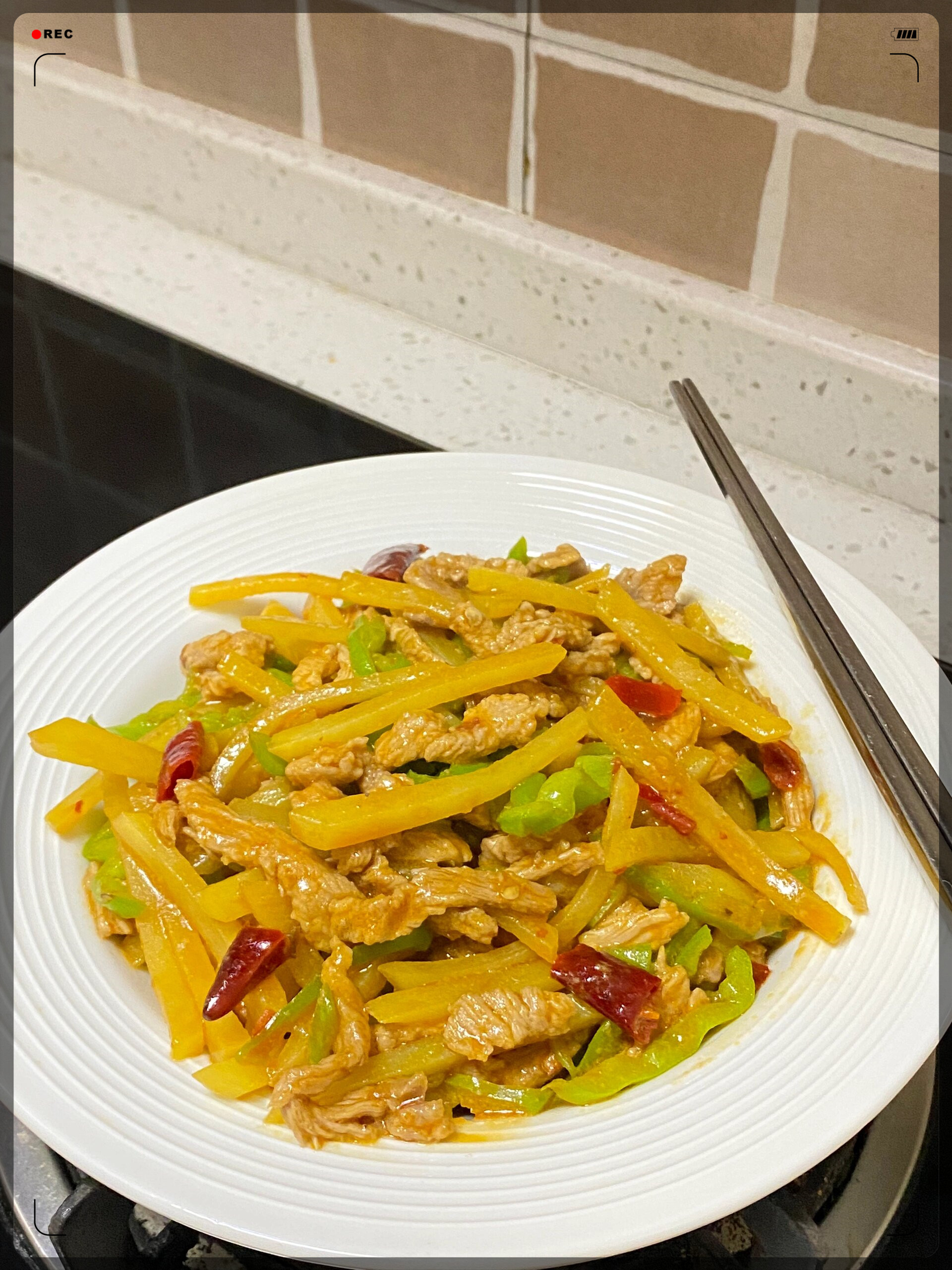 快来试试这个口感超棒的青椒土豆肉丝吧!