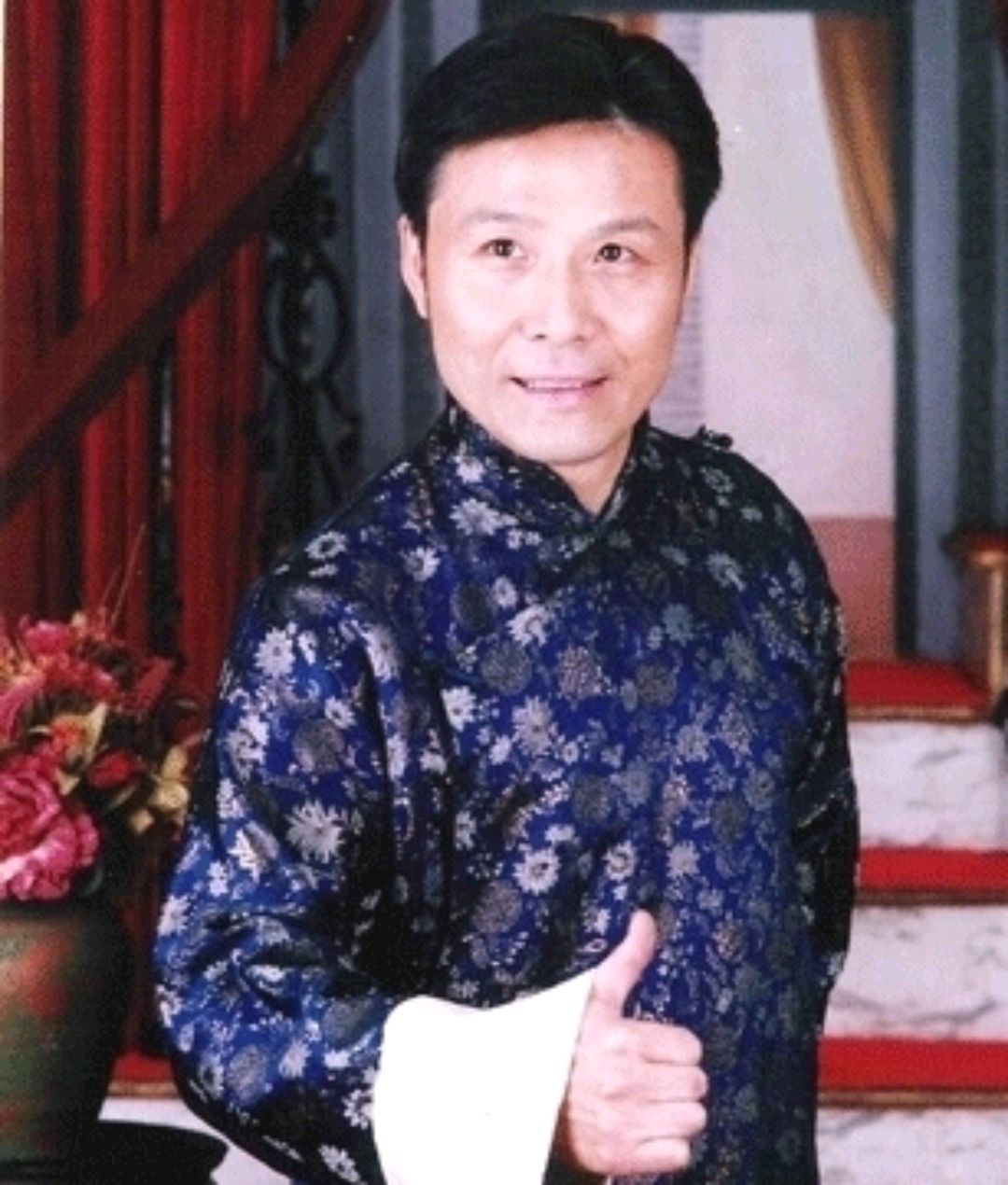 当今评书艺术传承最大的问题就是断档,年轻评书演员实在是太少了