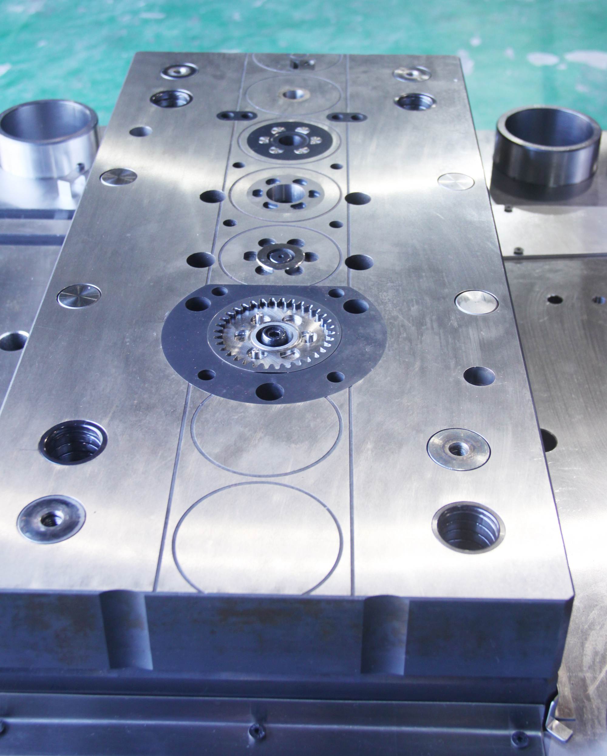 旧模具进口到佛山报关清关要什么资料文件 二手模具申报单价价格