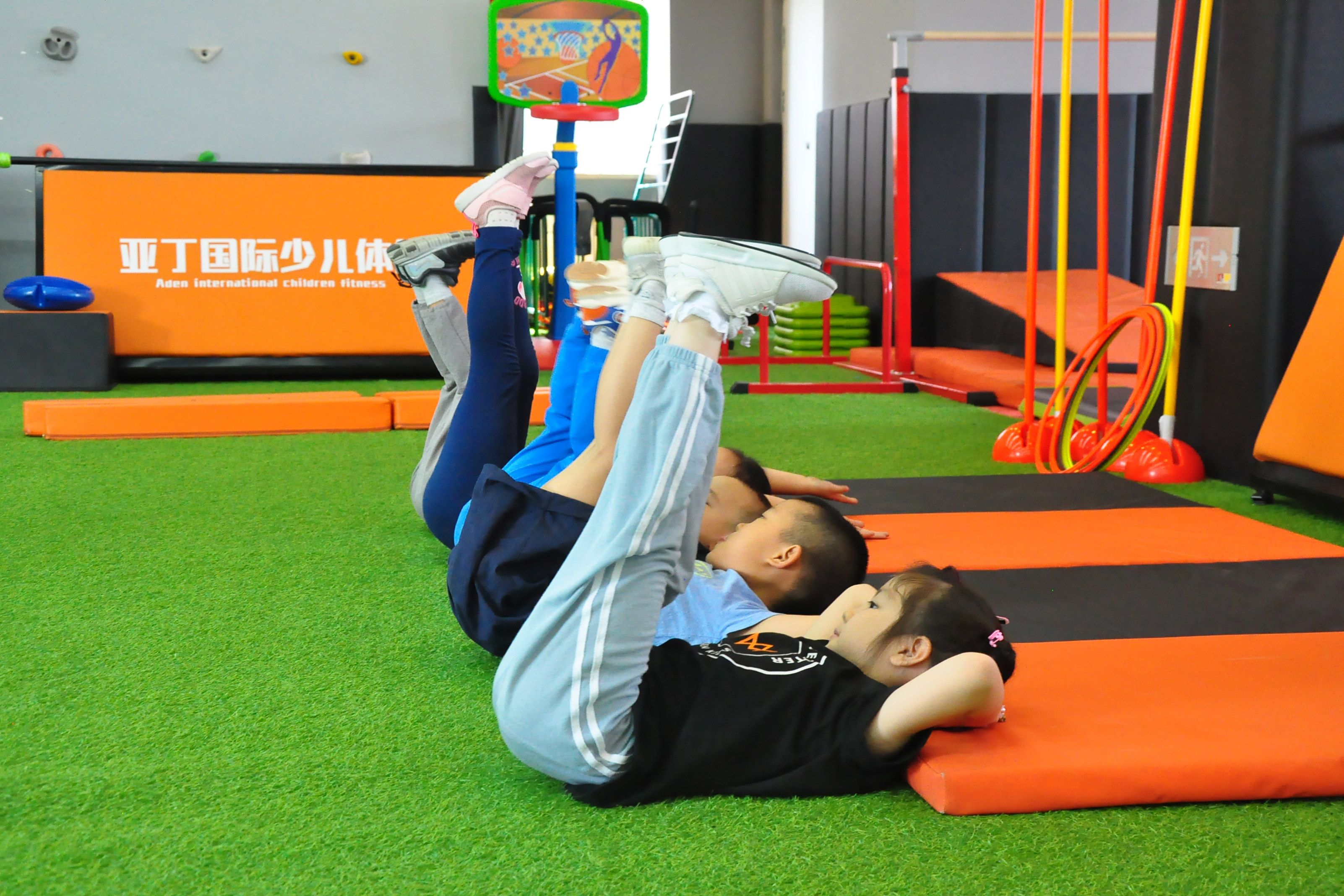 运动不仅锻炼身体,还能培养意志品质,社交能力和思维方式