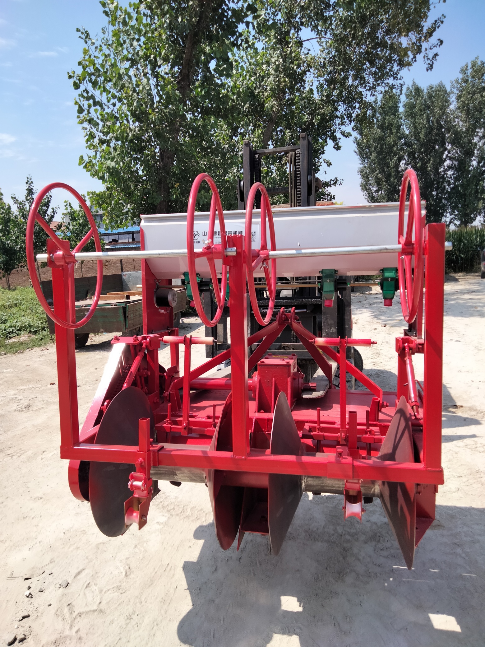 蔬菜种植起垄机 萝卜种植起垄机播种施肥滴灌一体机