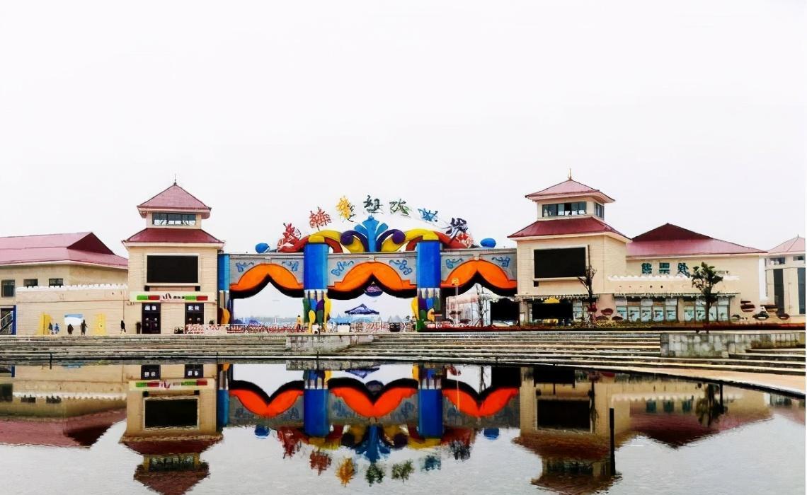 洛阳一大型游乐园,占地2400亩,耗资20亿,人称水上迪士尼