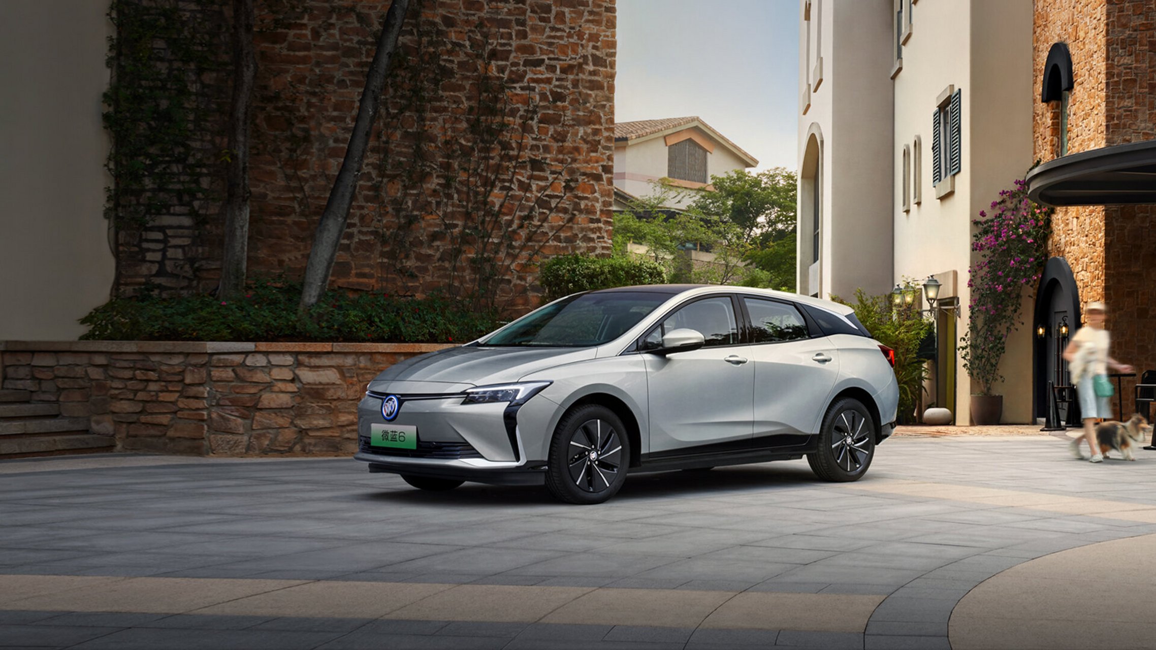 建议多了解,试驾,找到最适合自己的车型.[原文:名爵mg4和微蓝6哪个好.