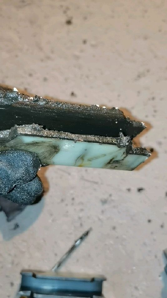 电梯靴衬怎样看出是否磨损