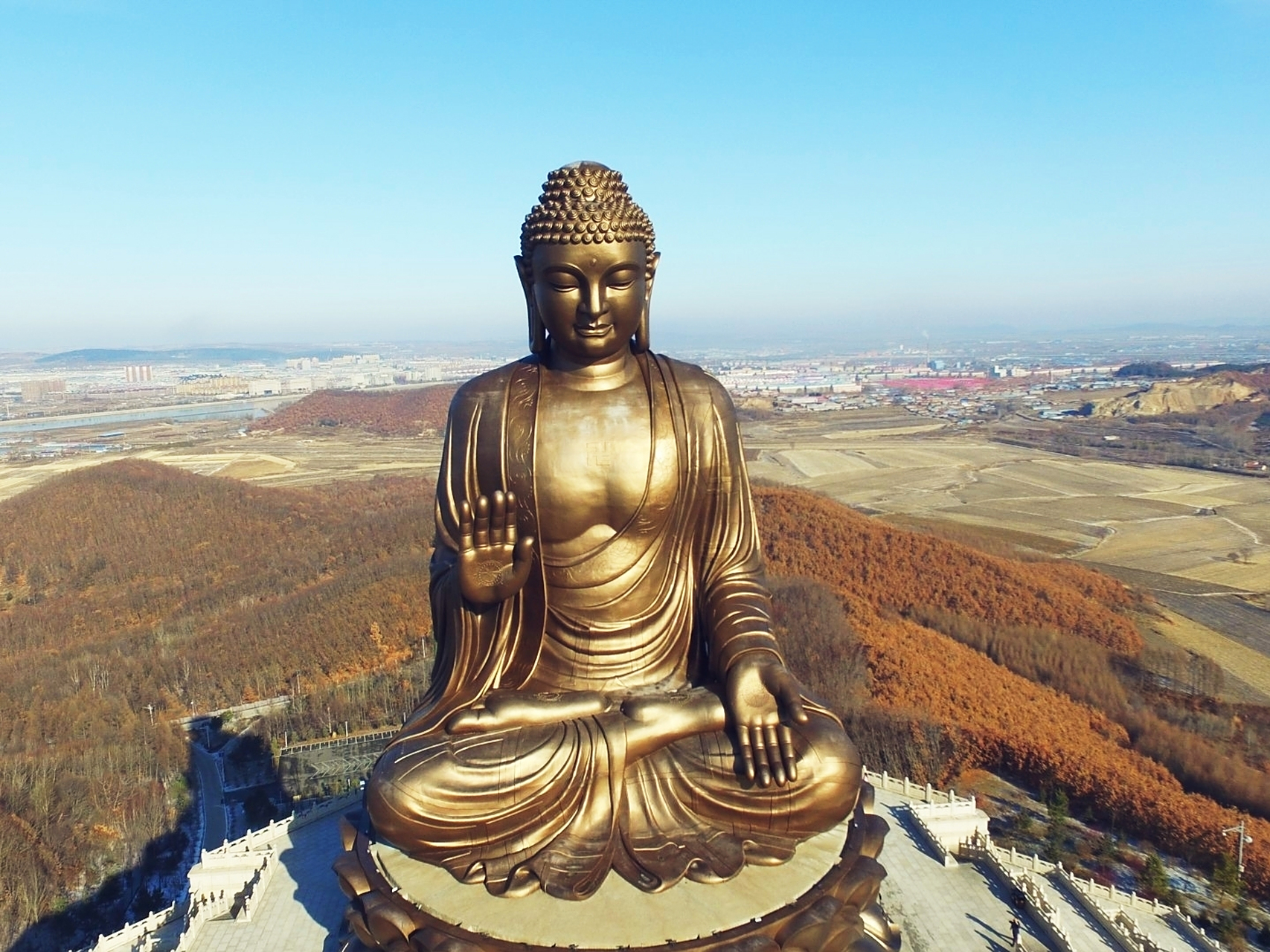 跨年创作挑战赛# 中国十大佛像:敦化金鼎大佛——是中国五方五佛之一