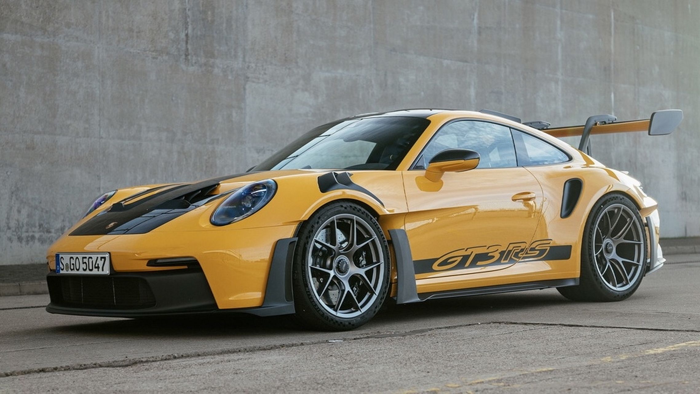 保时捷911gt3rs,这帅气的原装大尾翼!