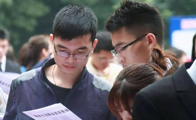 迷茫校园初生,研究生学姐焦虑路,女生探索迷茫心路历程引人深思