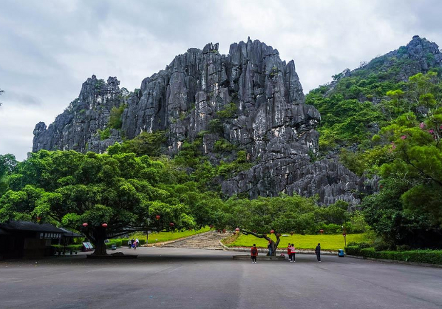 阳春市春湾石林风景区图片