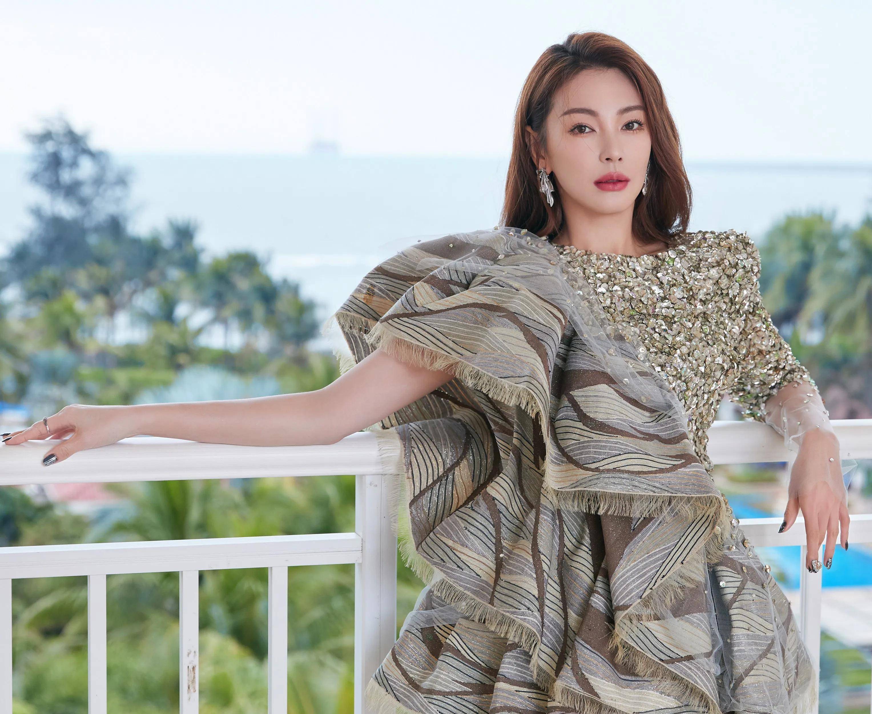 著名内地女演员「张雨绮」的经纪人