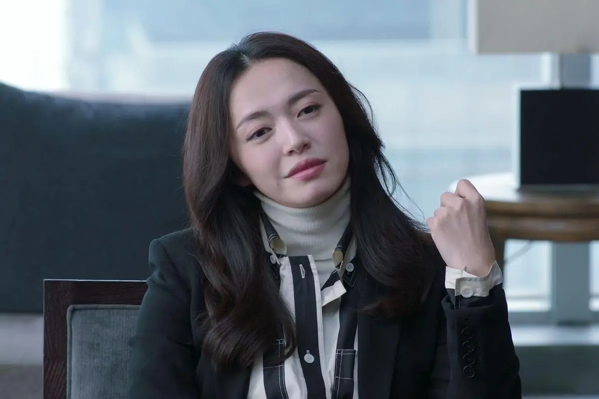 姚晨新剧路透曝光!和小10岁男星拍激情吻戏,网友炸锅了