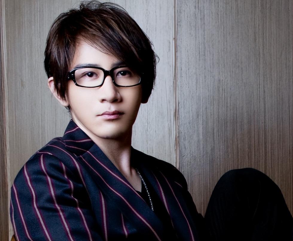 "五登春晚"到"销声匿迹",魔术师刘谦,为啥突然不"红"了?