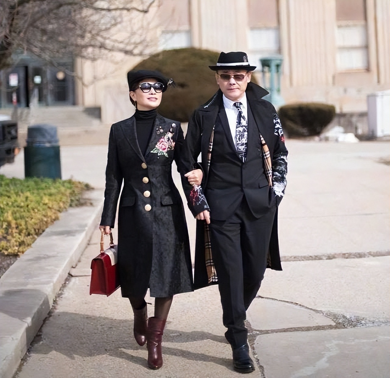 周立波的现任妻子,居然是我们熟悉的她!穿旗袍亮相高级又优雅