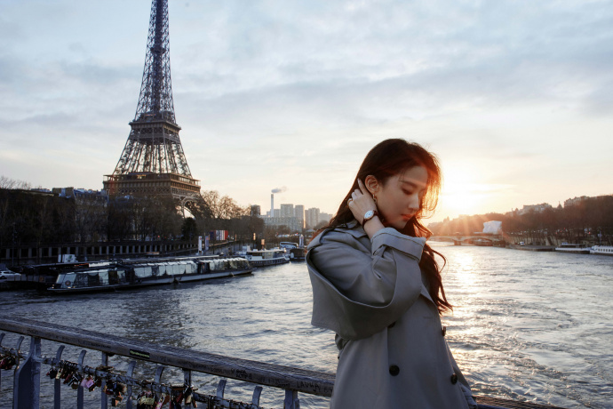 刘亦菲时髦起来更迷人!摩登浪漫的穿搭风格,时尚又高级