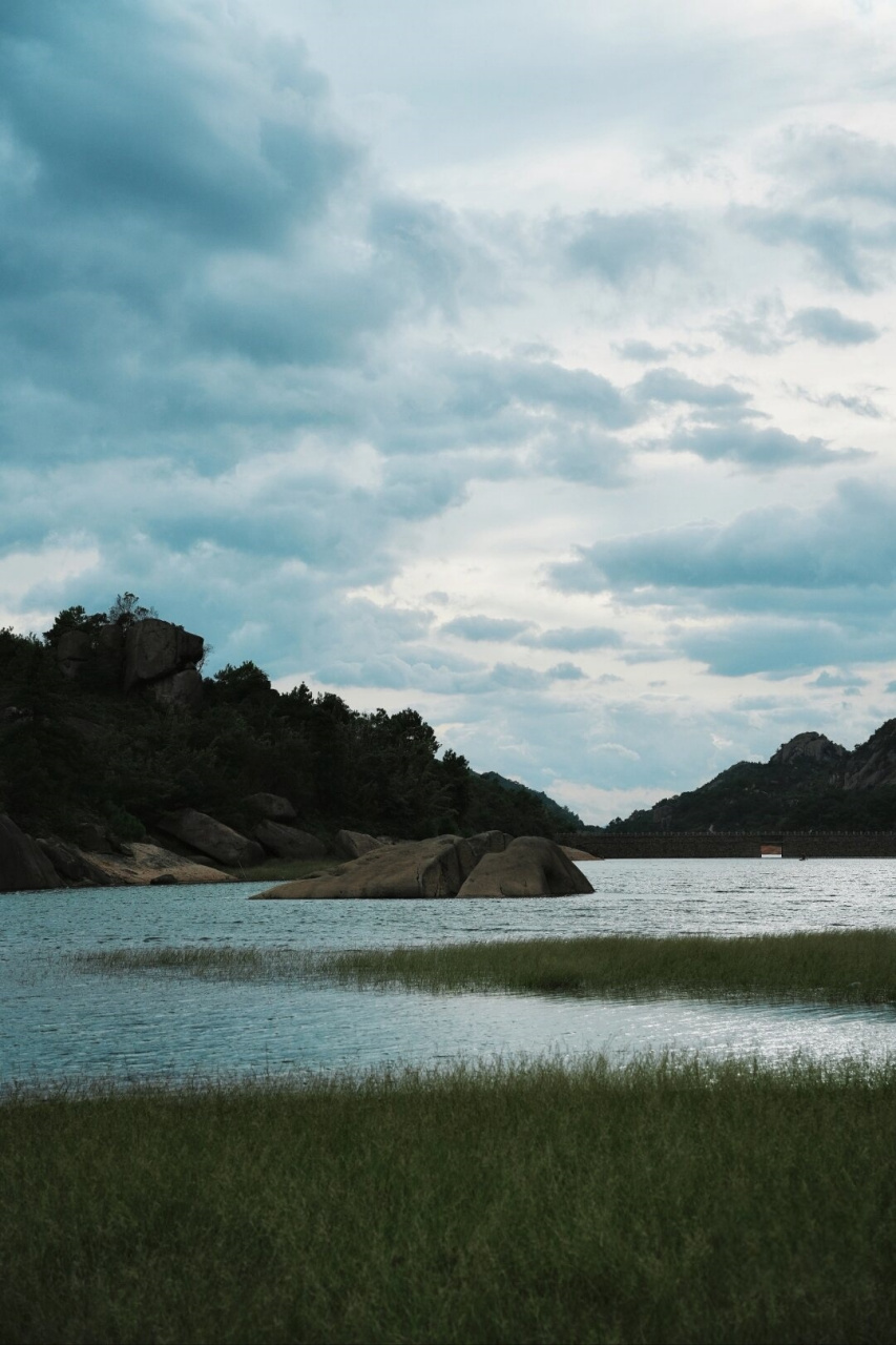 八月大罗山,走出伊犁草原的步伐  想象一下,秋冬时节的罗山天河水库