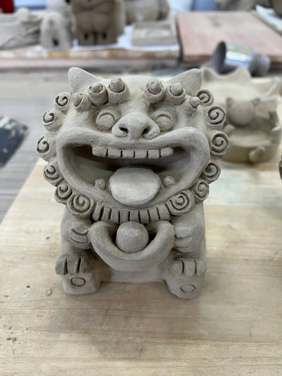 陶艺泥塑 小狮子  上周,我尝试了一项新的艺术创作——陶艺泥塑小狮子