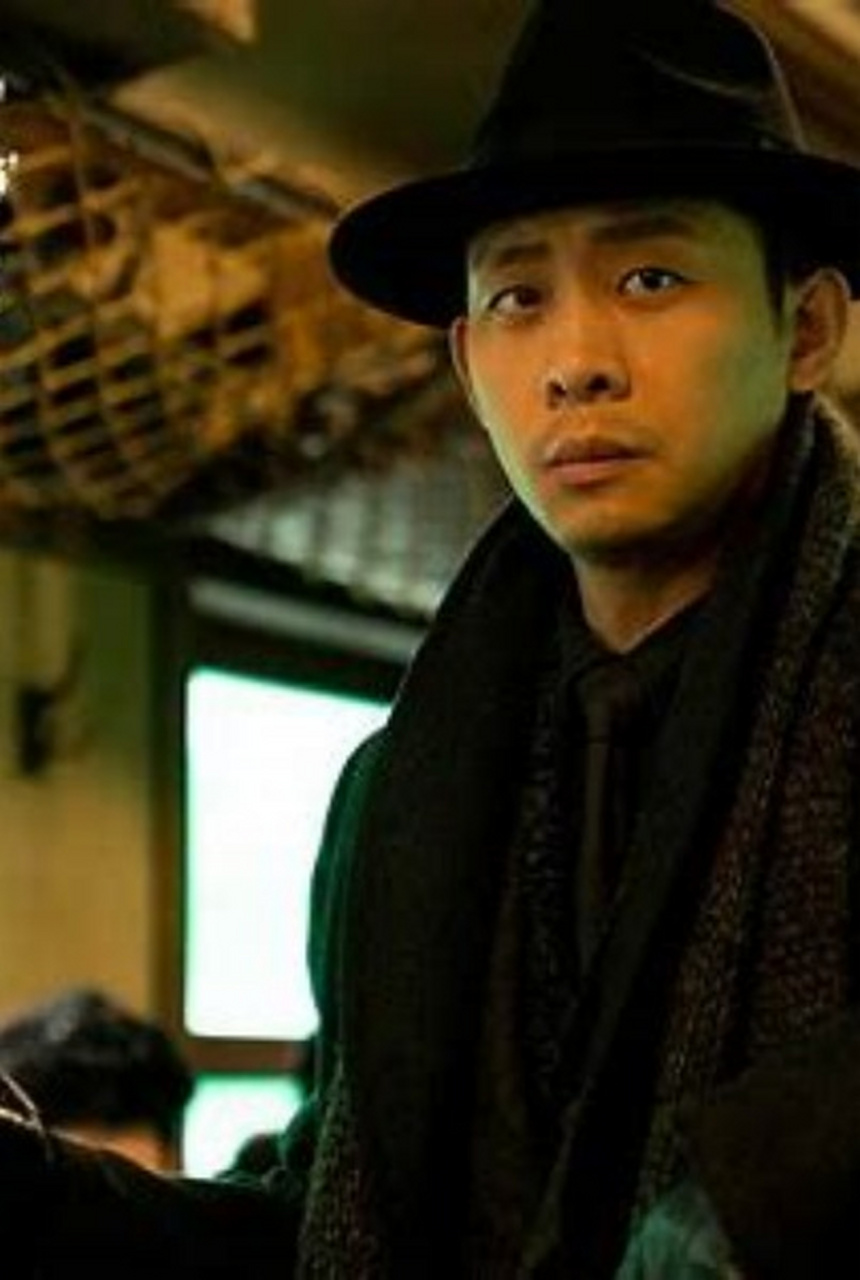 当周乙(周公子饰986992)故意告诉金志德(老金)关于"做记号"