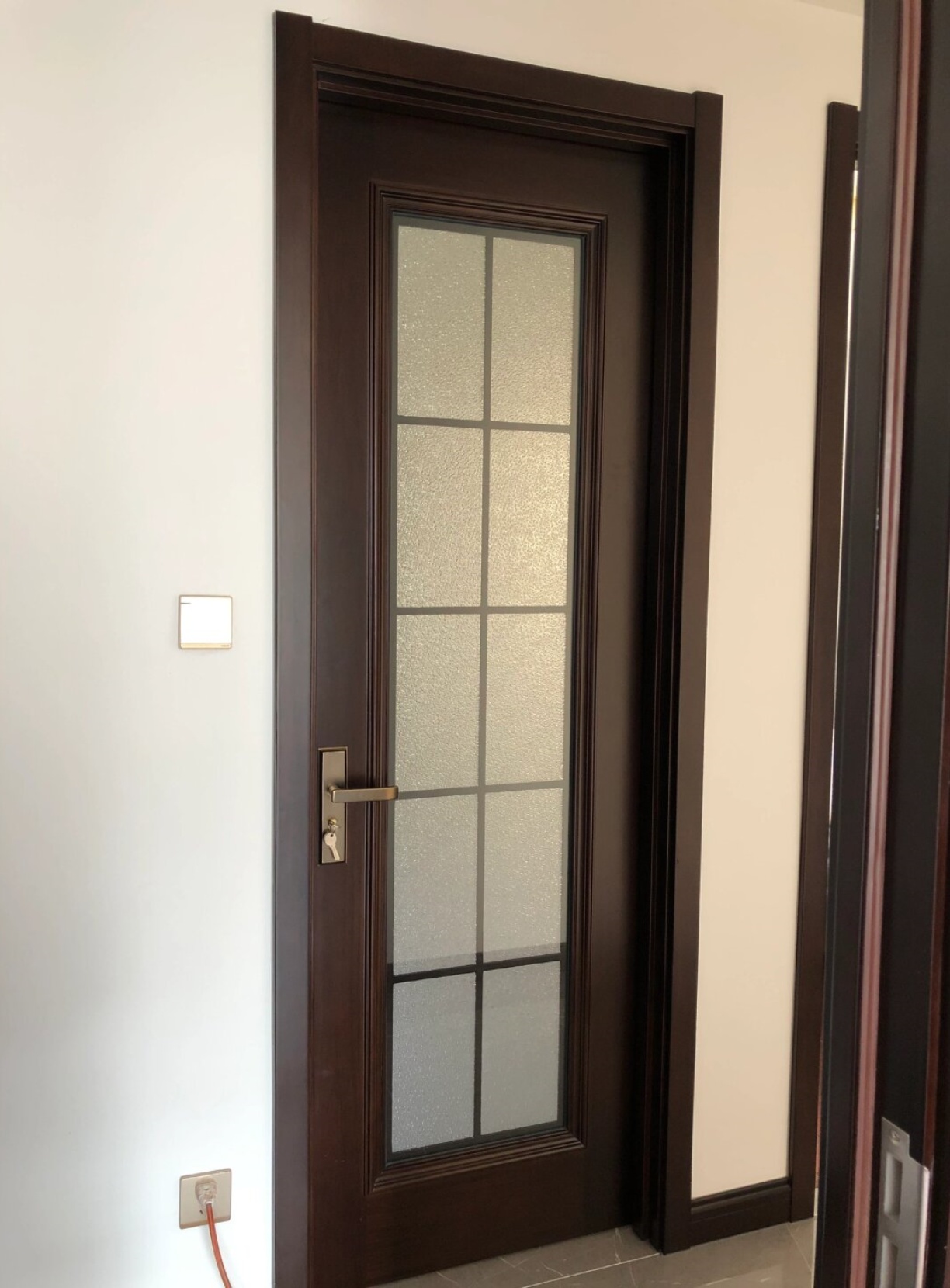 每天一款好看的木门—新中式  今天为大家带来一款别具一格的经典新