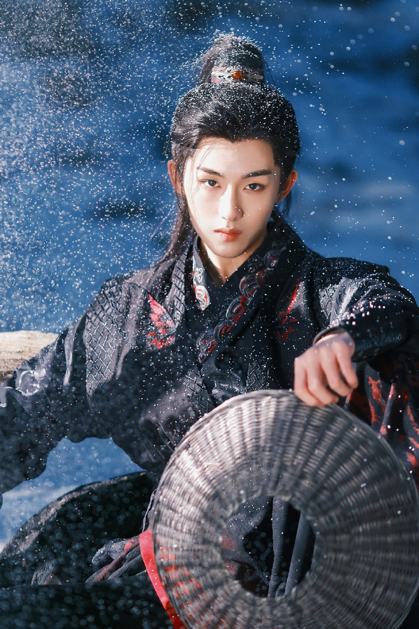 董思成古装侠客造型释出!"少时凌云志,人间第一流",董思成古装适配度