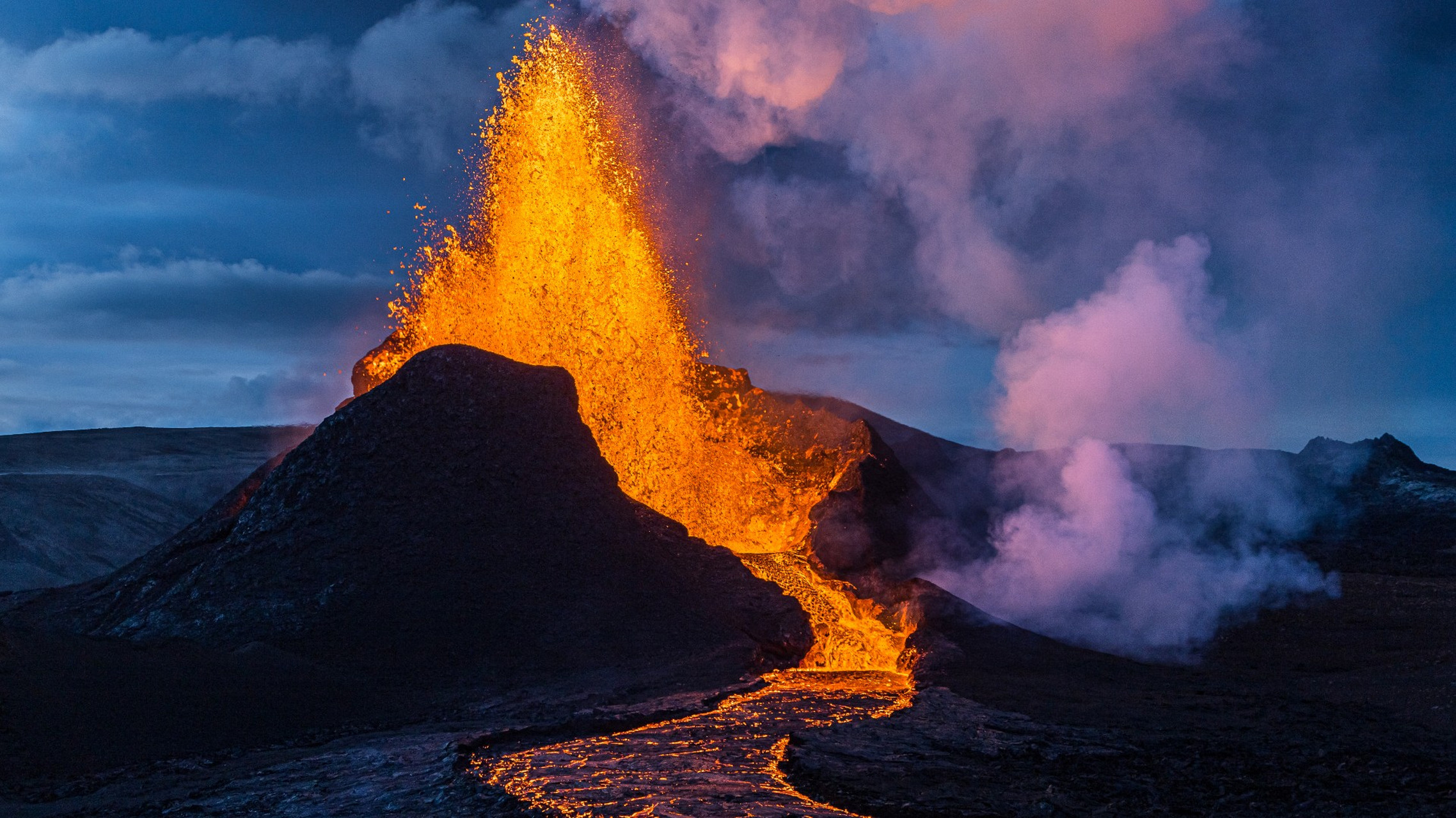 火山的样子图片