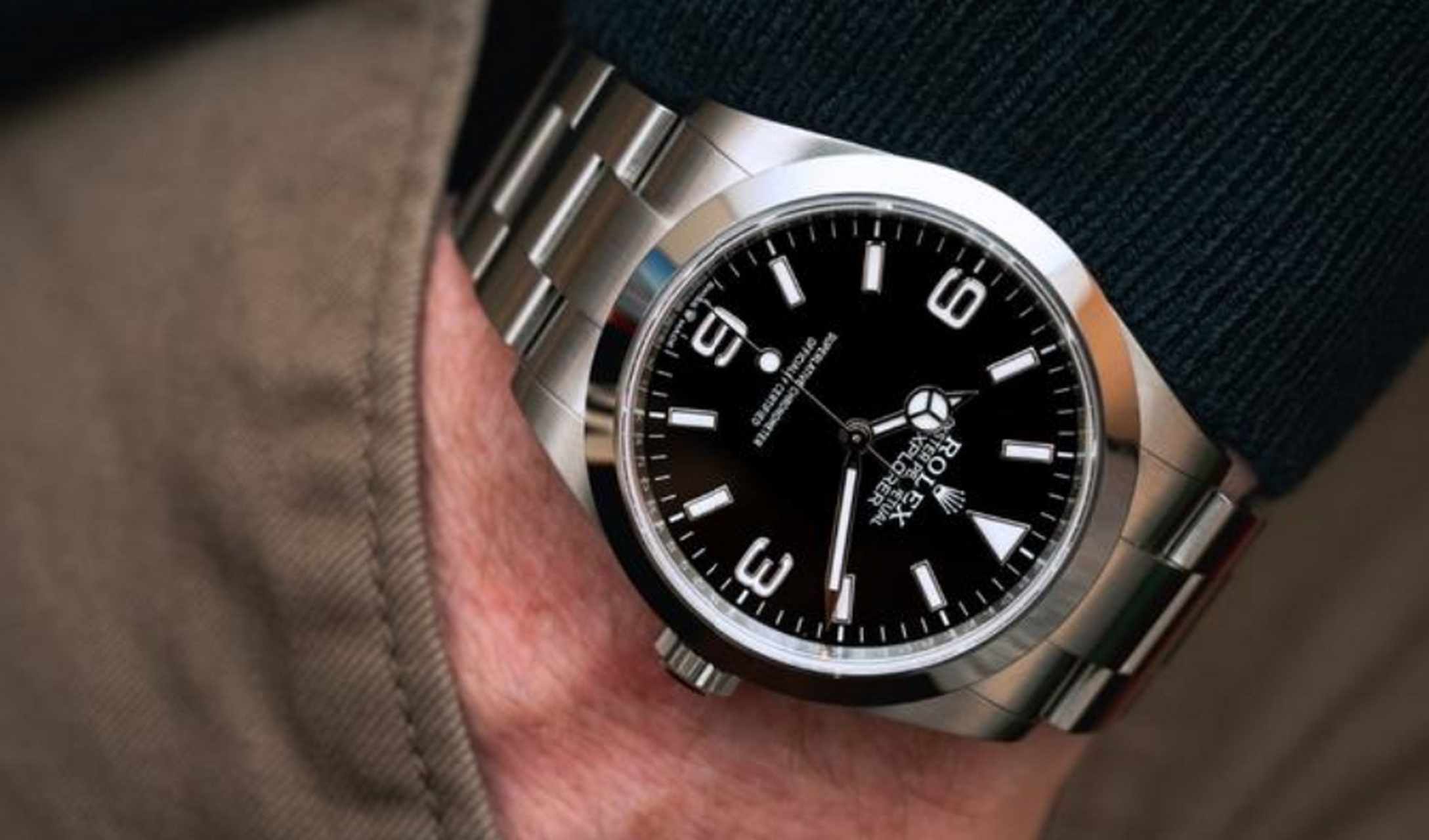 劳力士探险家一型,精钢材质,抗刮损蓝宝石水晶镜面与精准机械机芯并存