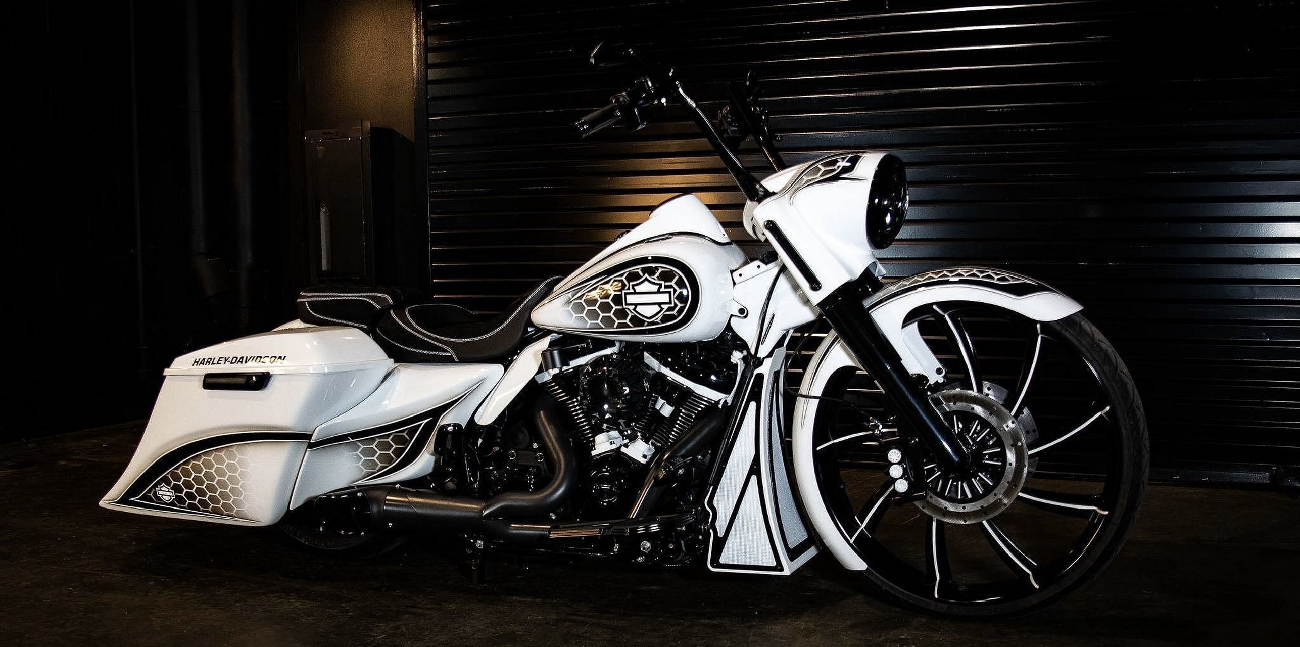 改装定制 | 腔调十足 哈雷路王road king改装欣赏