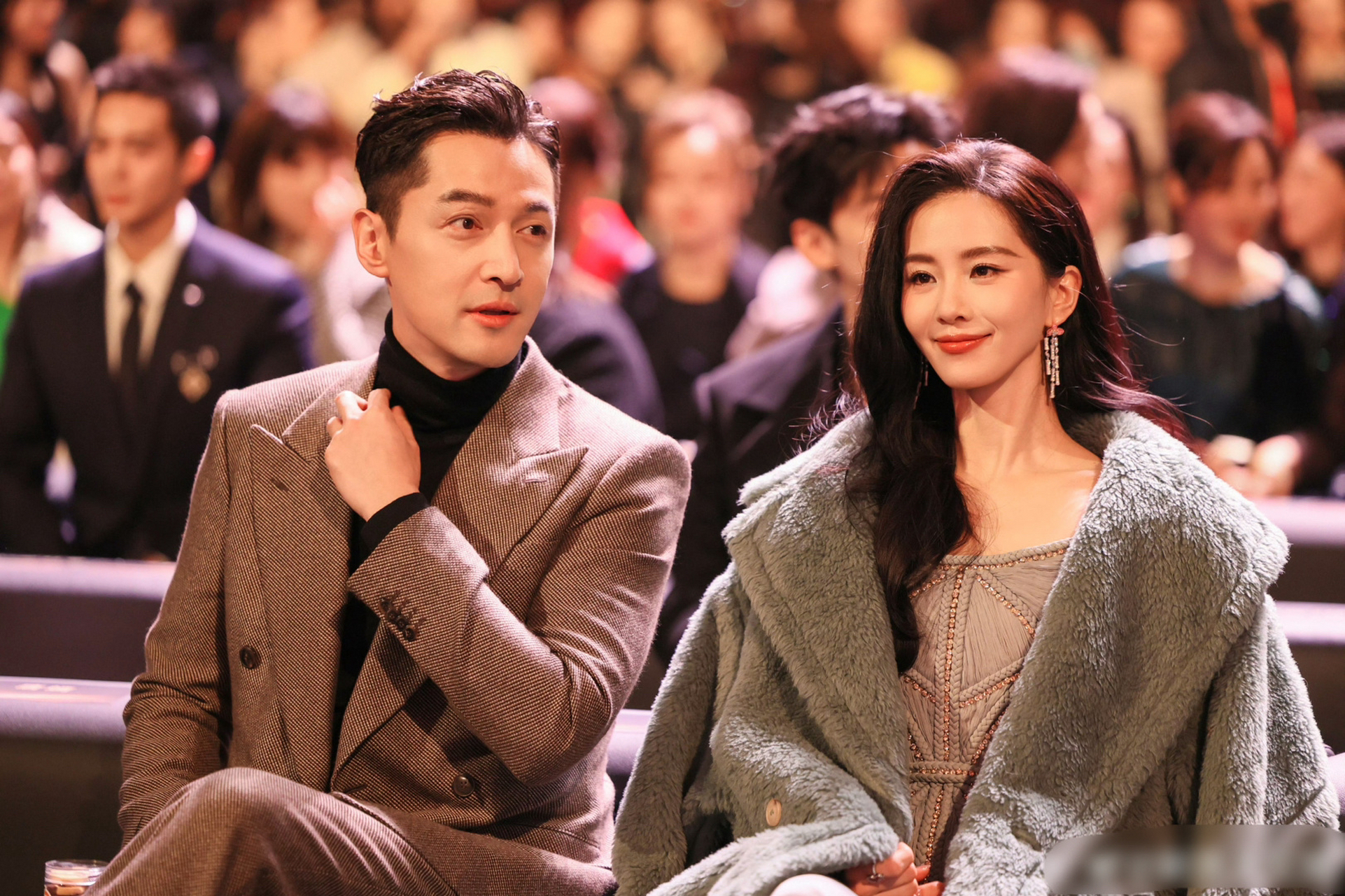 微博之夜好多大咖啊,胡歌和刘诗诗更是难得一见同框,秦岚,辛芷蕾,景甜