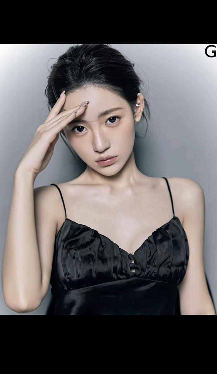 十大网红美女  美大宝 美大宝原名牛美丽,1998年出生于辽宁省沈阳,她