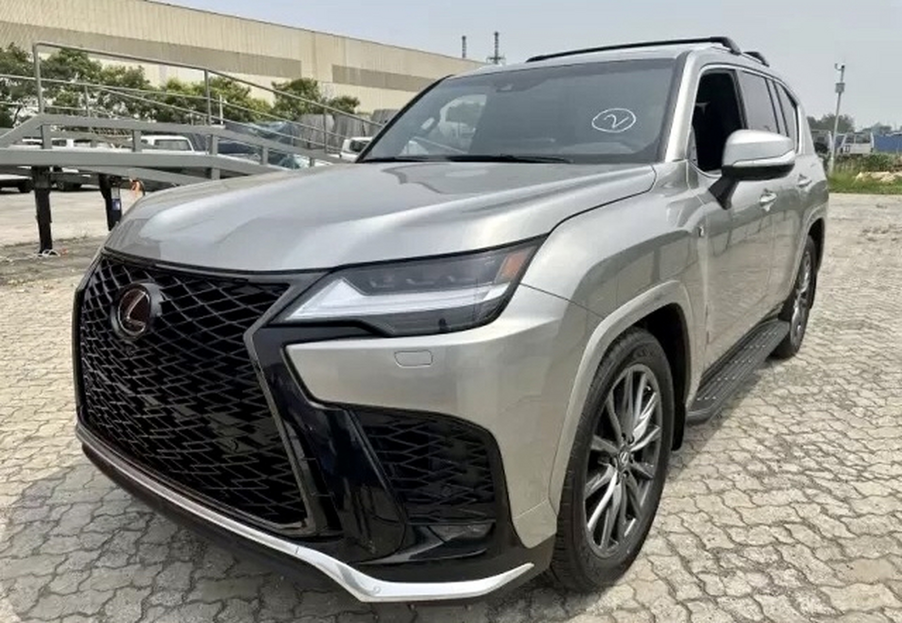 雷克萨斯lx600,一款豪华与美观兼备的豪华suv,外观吊打同级别的bb车型