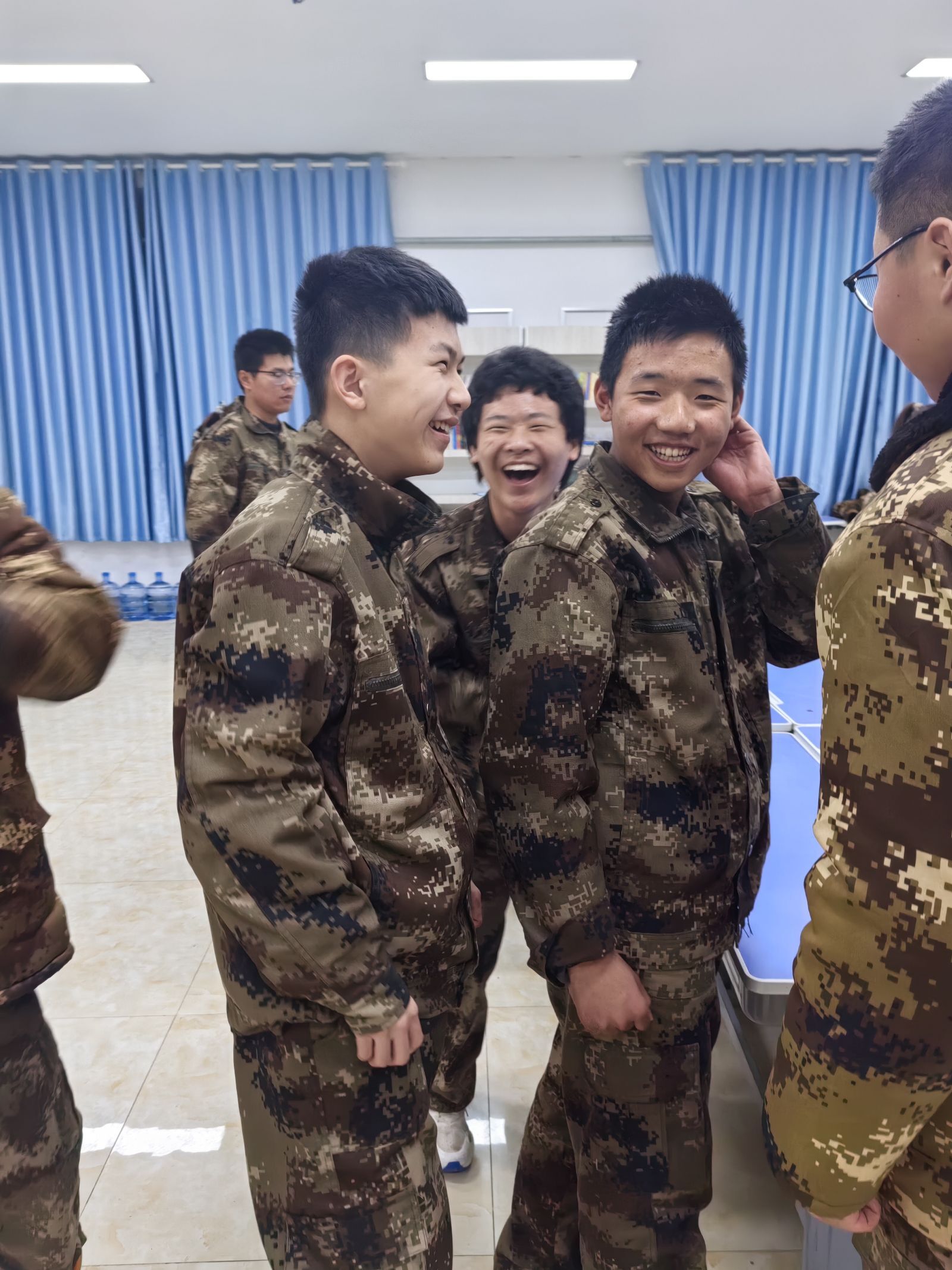 自07年建校以来我们已成功帮助上万名孩子回归家庭和学校