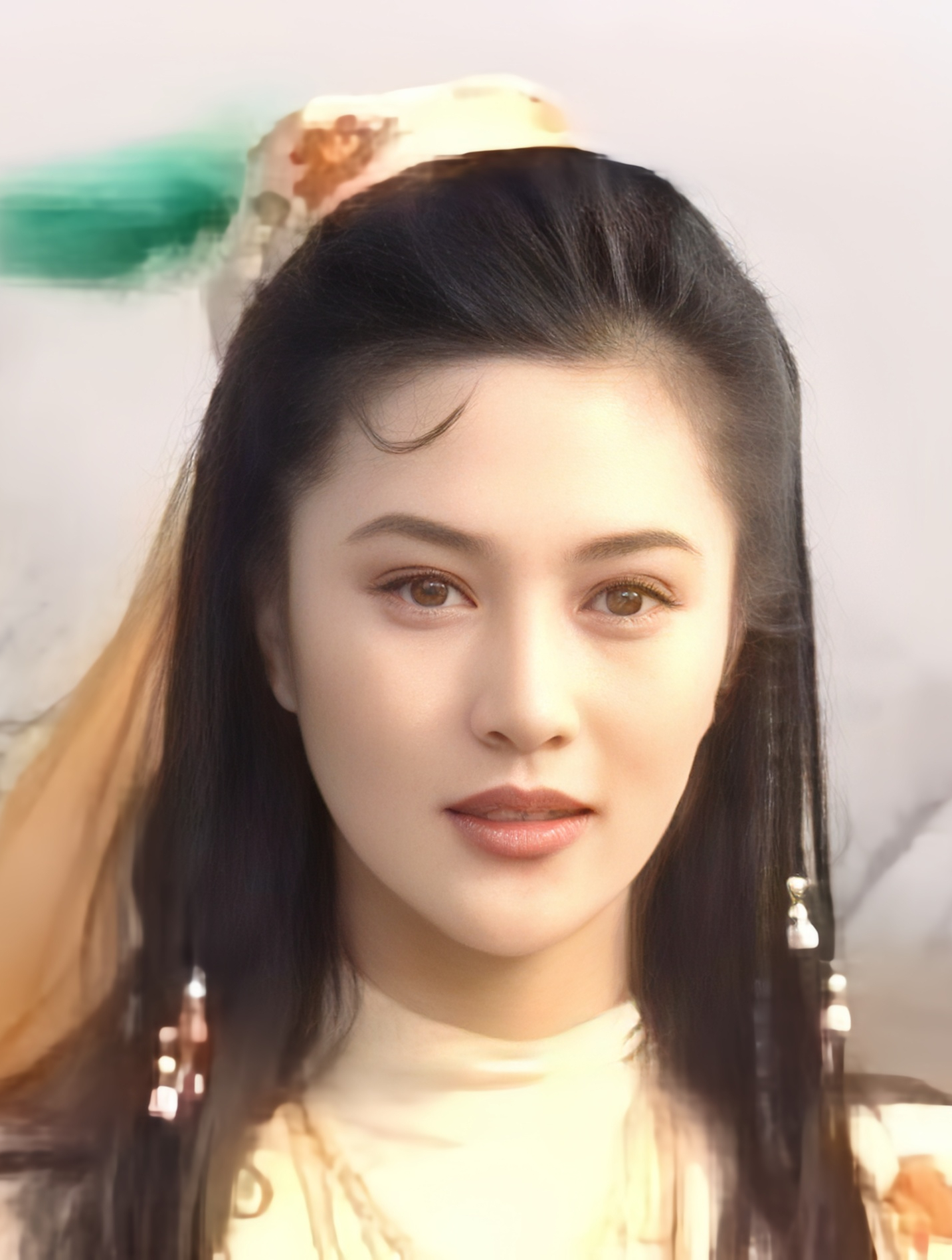 翠羽黄衫霍青桐,王菁华这英气的长相挺符合这个角色的-度小视