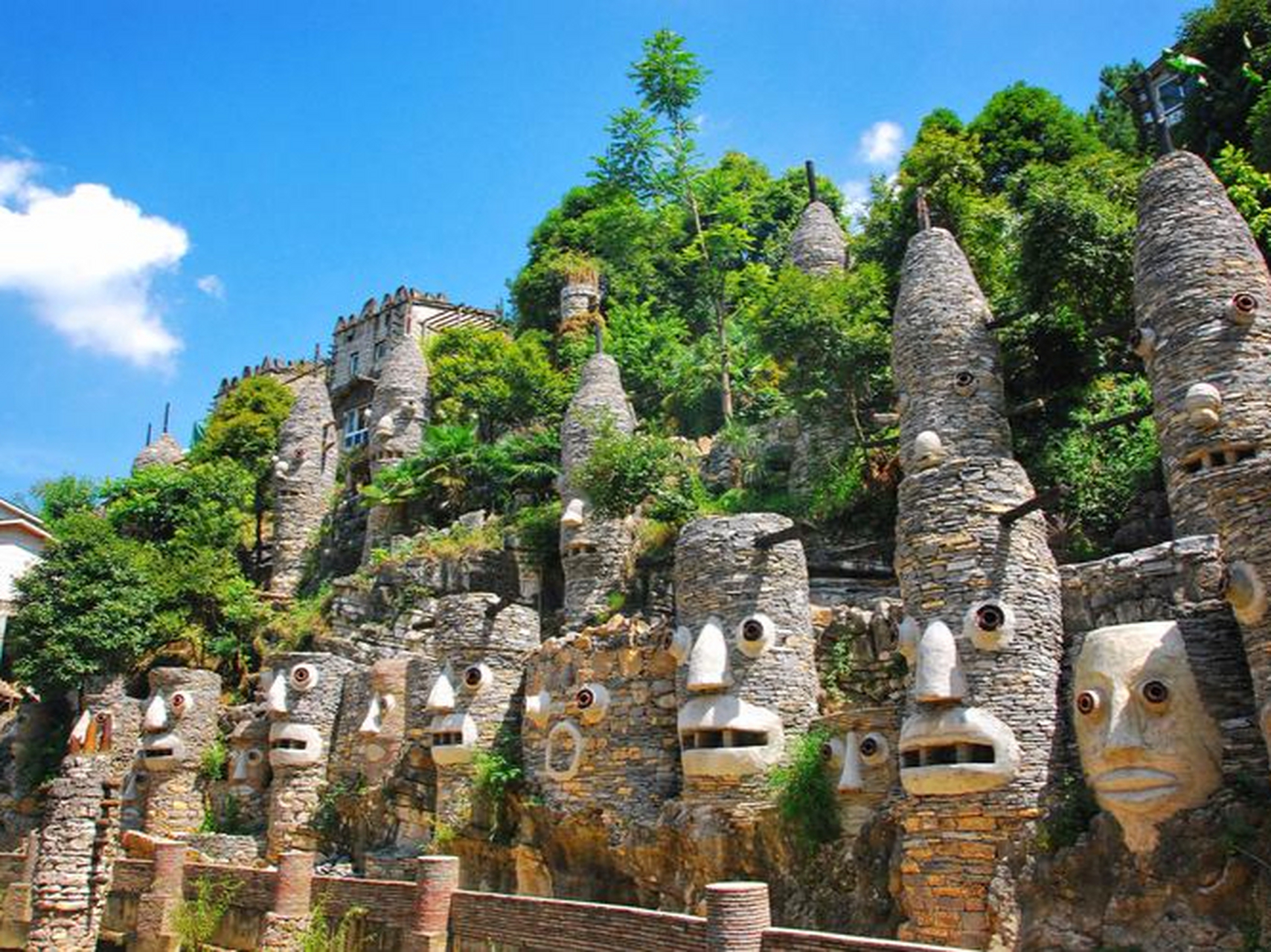 记录我的城市吧#花溪夜郎谷,位于贵州省贵阳市花溪区斗篷山脚的小